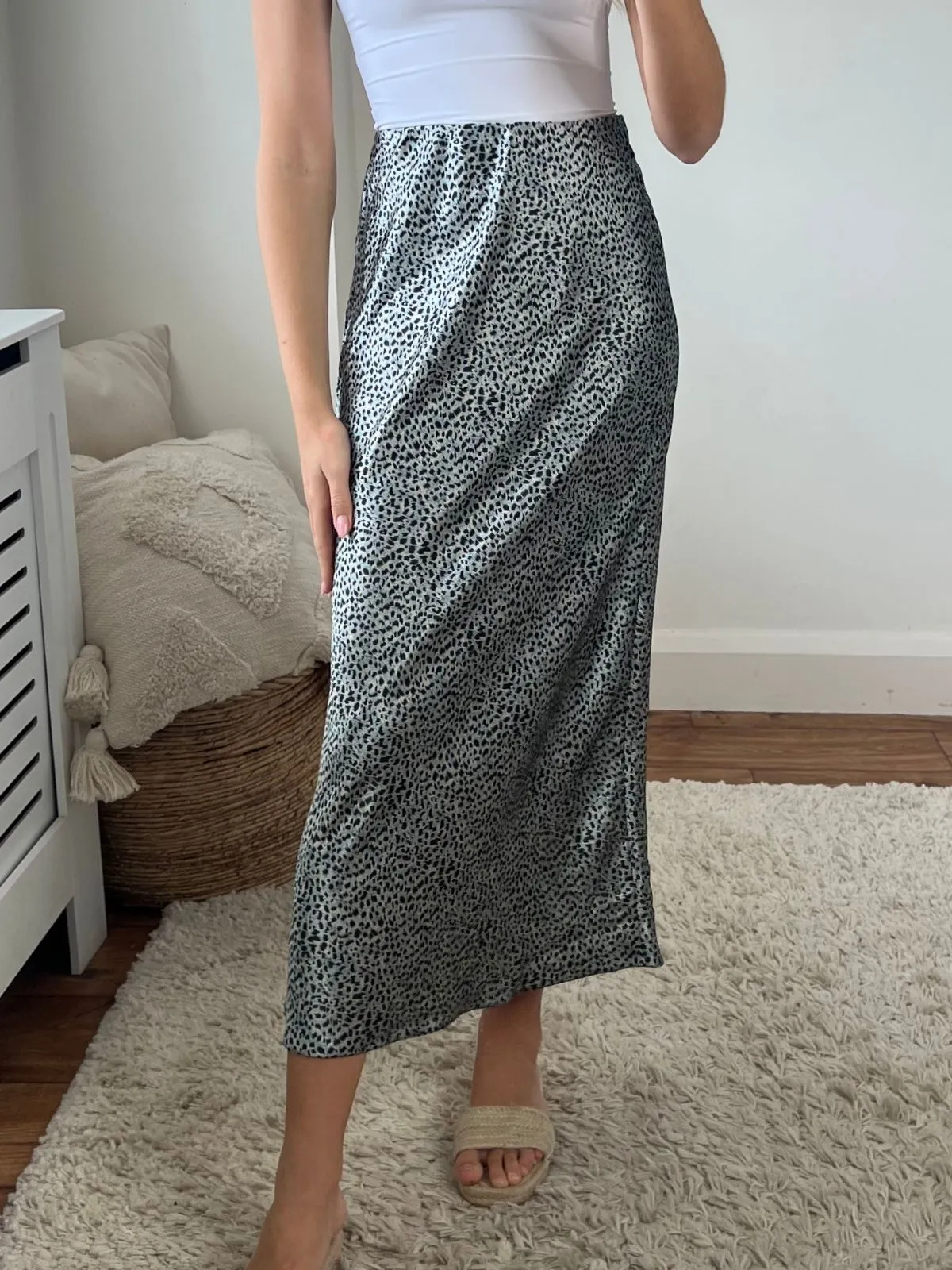 Cara Satin Slip Skirt / Grey Animal