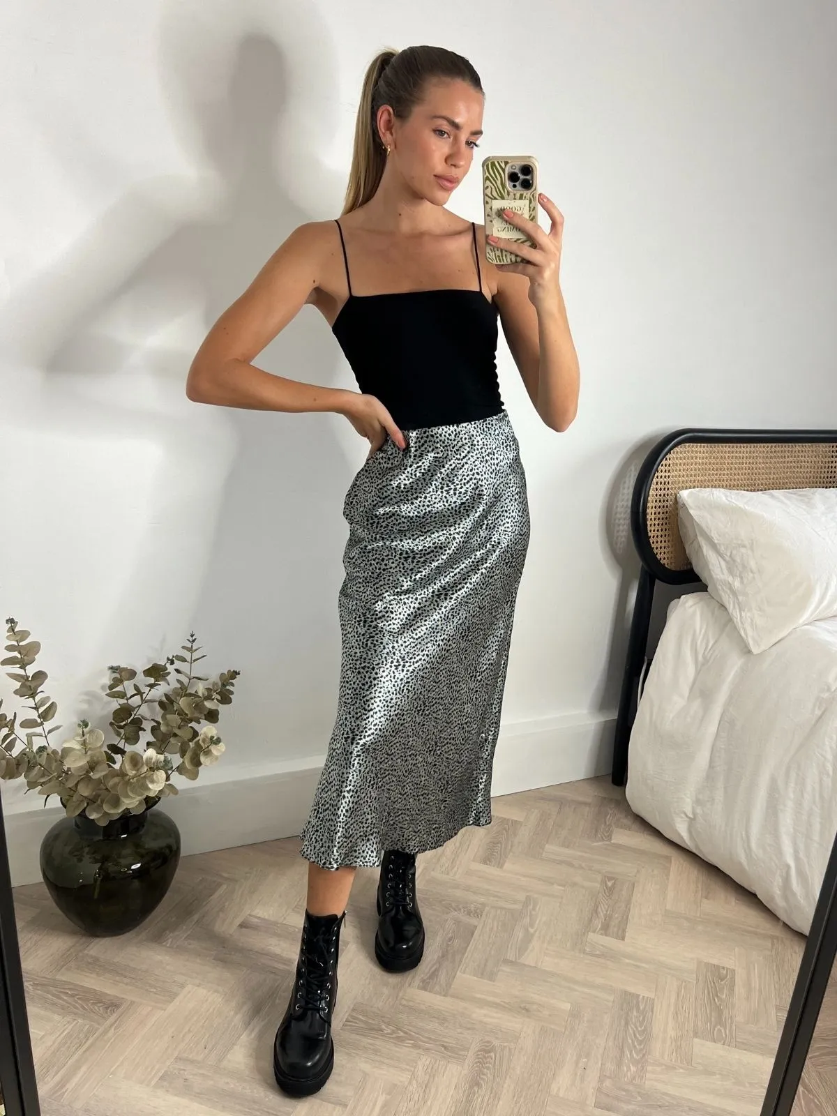 Cara Satin Slip Skirt / Grey Animal