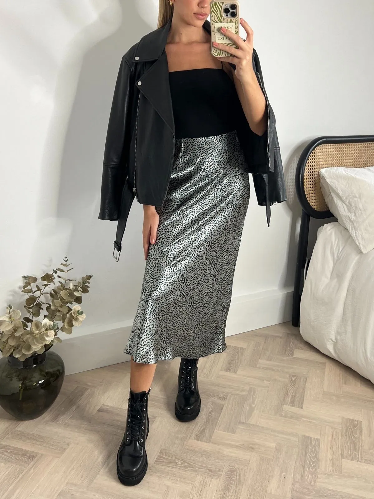 Cara Satin Slip Skirt / Grey Animal