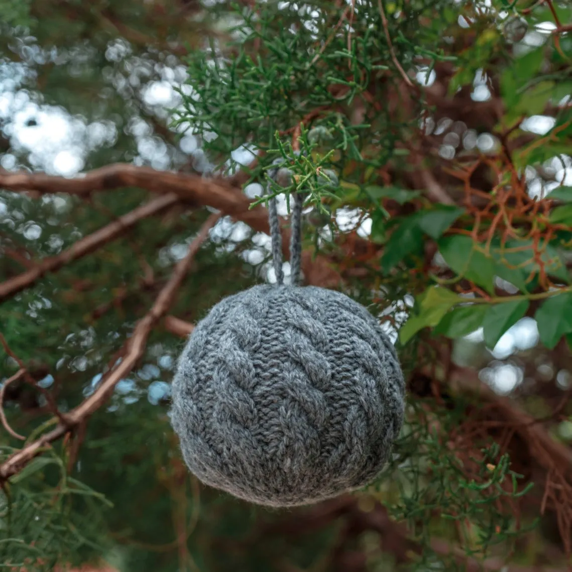 Cozy Cabled Christmas Balls