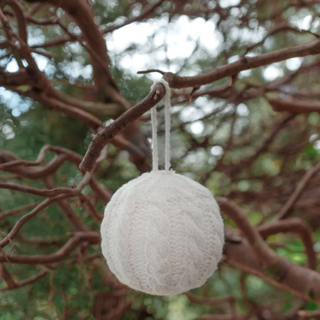 Cozy Cabled Christmas Balls