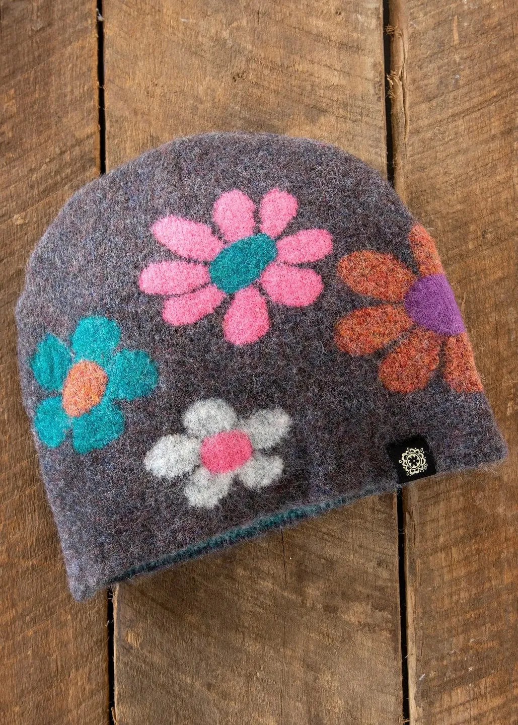 Daisy Beanie | 2 Colors