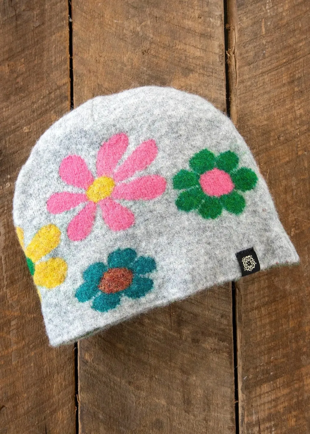 Daisy Beanie | 2 Colors