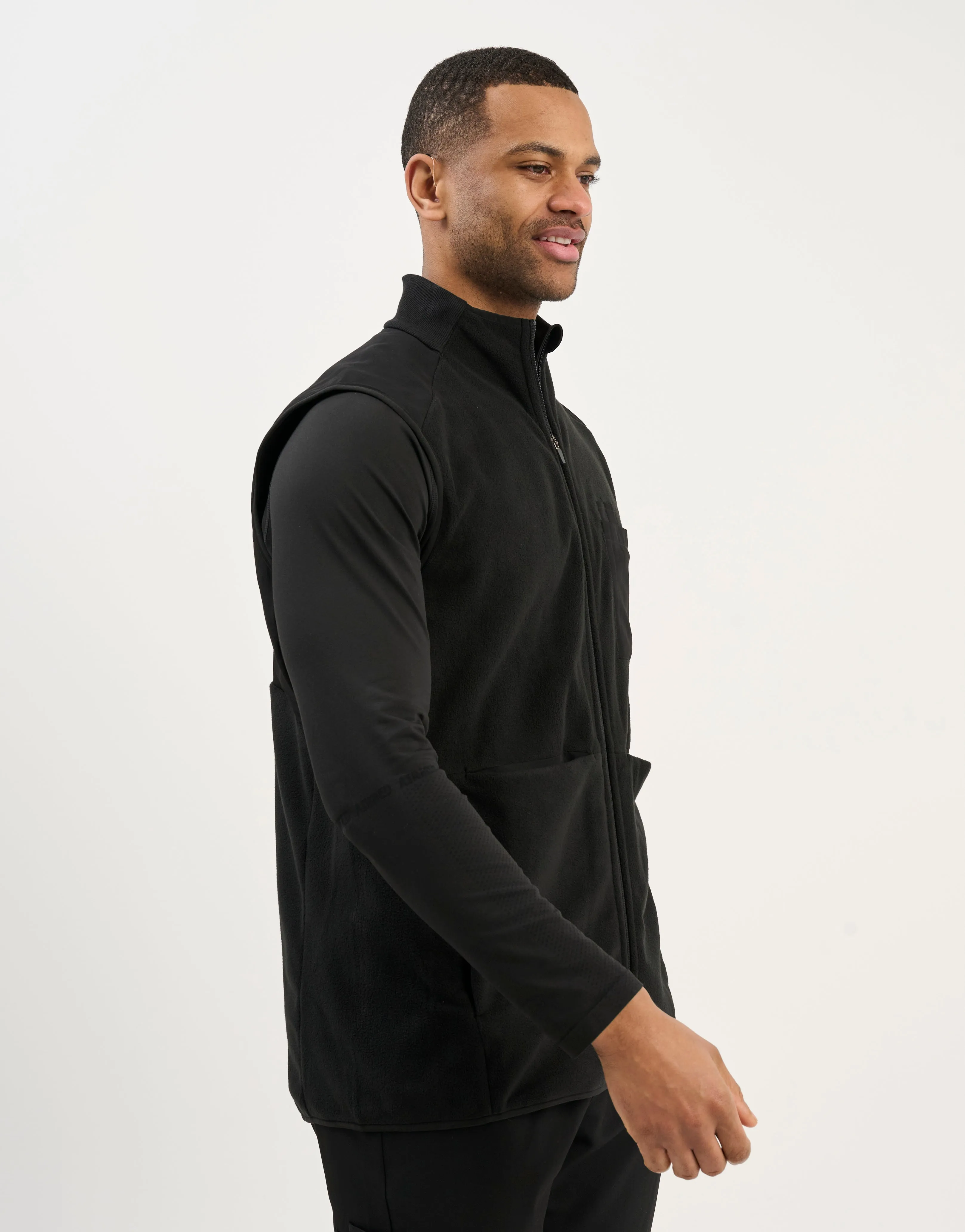 Essential Fleece Vest - Black