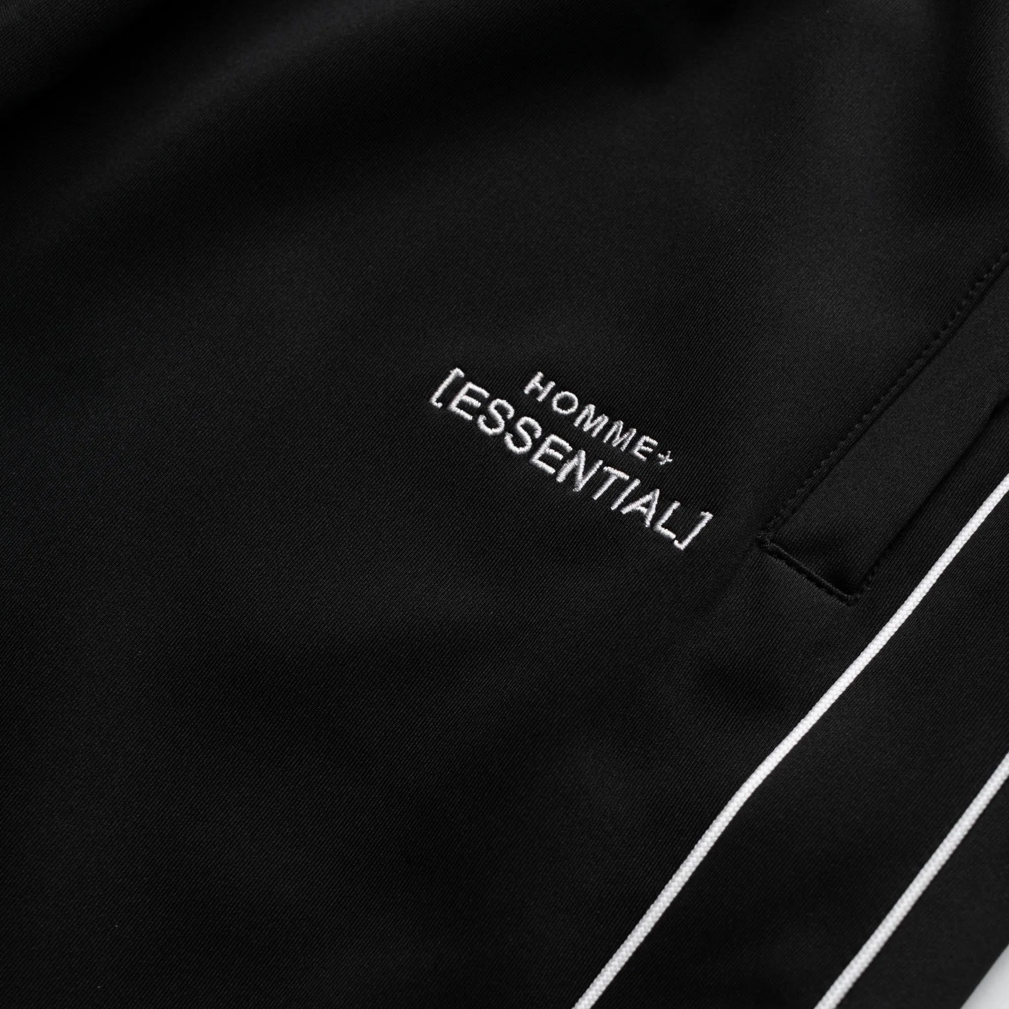 ESSENTIAL Trackpants