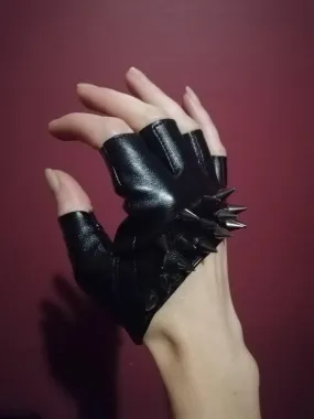 Shadow Puppet Faux Leather Cropped Gloves