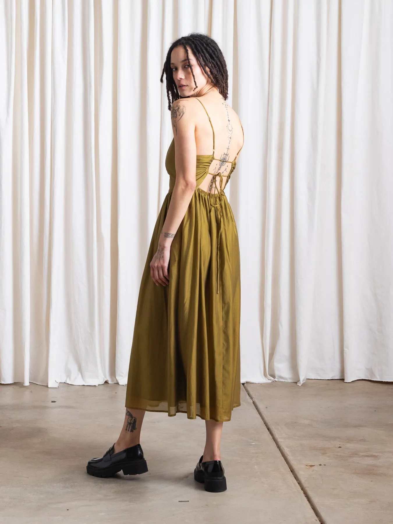 TIE BACK MIDI DRESS - BRIGHT OLIVE