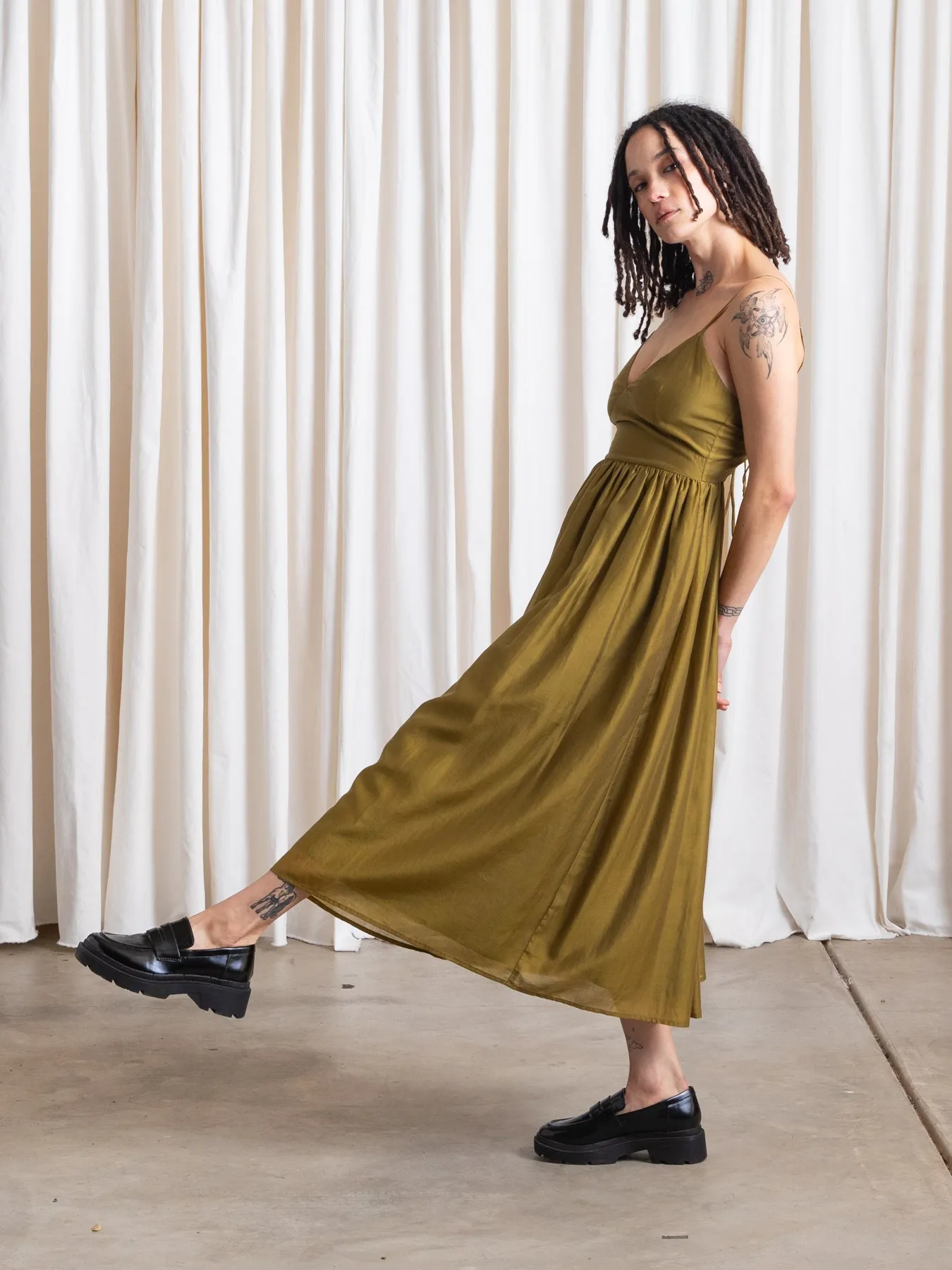 TIE BACK MIDI DRESS - BRIGHT OLIVE