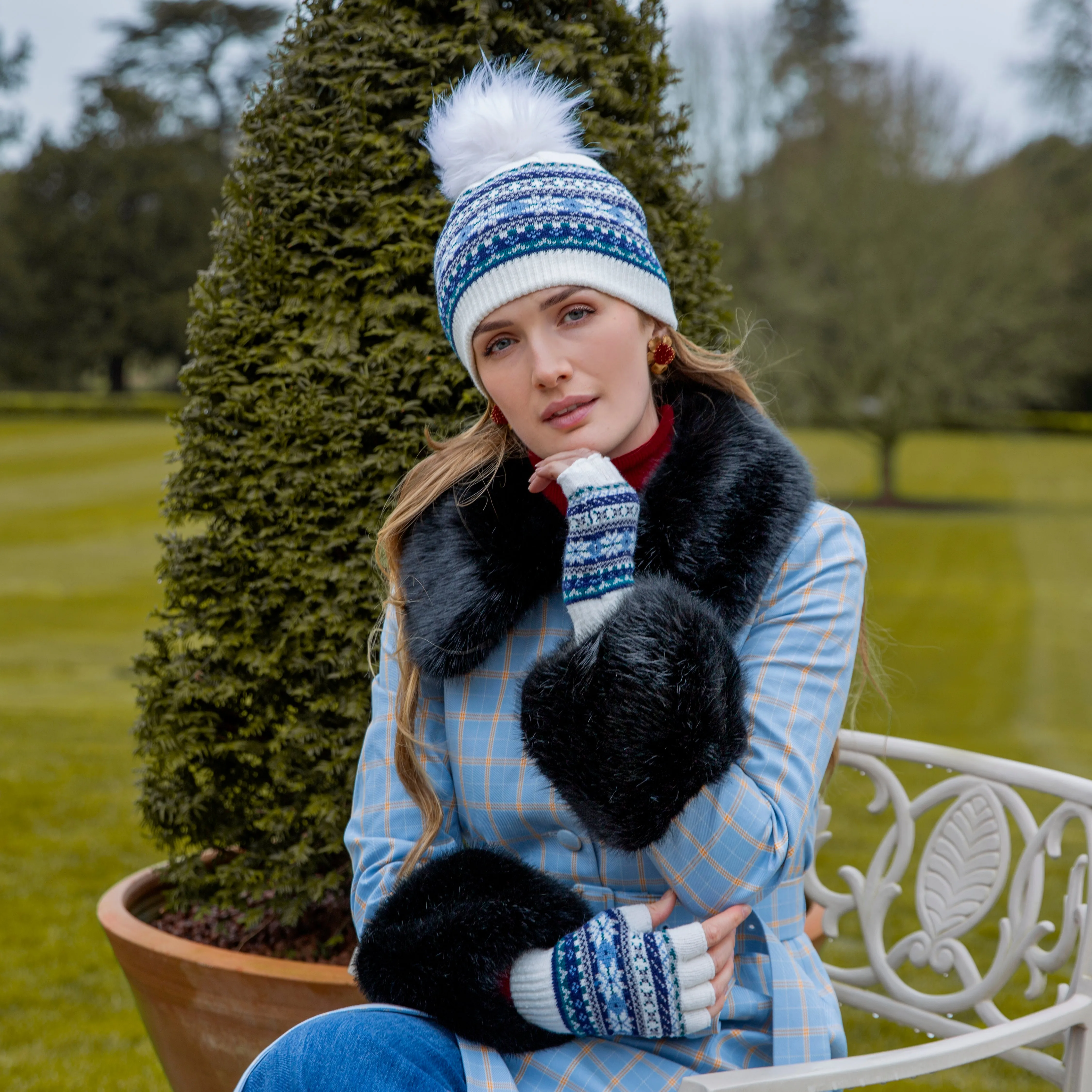 Women’s Jacquard Fair Isle Knitted Bobble Hat with Faux Fur Pom Pom